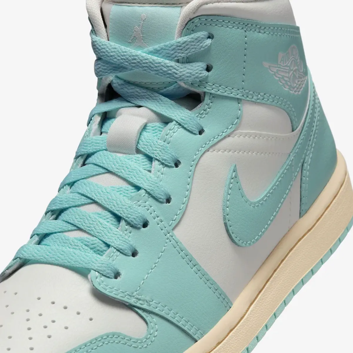 Jordan Air Jordan 1 Mid Light Dew view 3